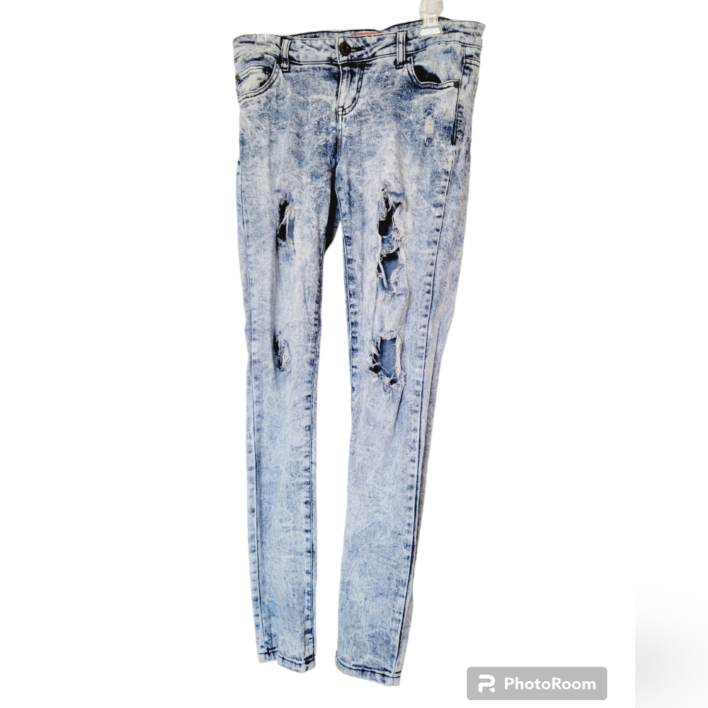 🌺3 For $10 Celebrity Pink Jeans Distressed Skinny Jeans